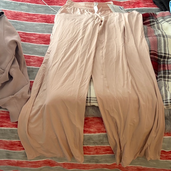 Lululemon Light Pink Lounge Pants - Picture 4 of 4